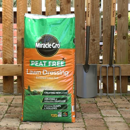 Miracle-Gro Peat Free Lawn Dressing - 25 Litre